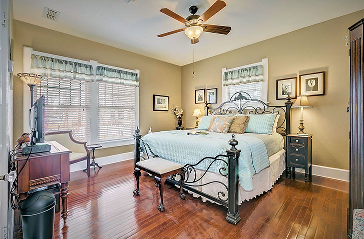 Granbury Suite-King.jpg
